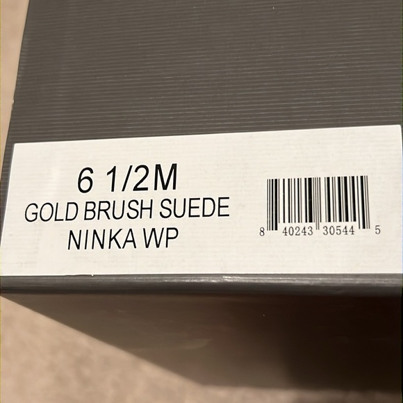 NWOT J/SLIDES Ninka Gold Metallic Waterproof Sneaker - Picture 11 of 12